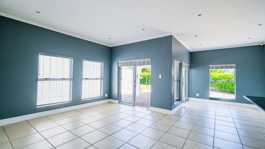 To Let 3 Bedroom Property for Rent in Kingswood Golf Estate Western Cape